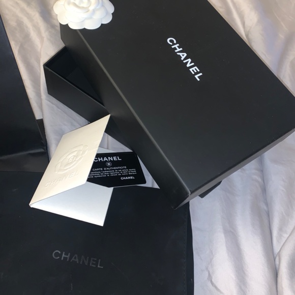 CHANEL Caviar Quilted Wallet On Chain WOC Black - Picture 2 of 13